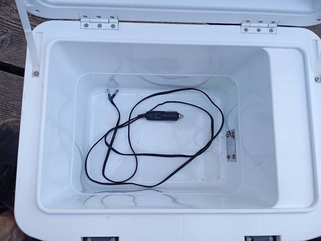 Frigoriferi: Camping Kühlschrank aroso 12v – Usato da Basel venduto da Petergunn 1