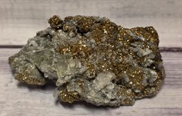 Pyrit in Quarz mit Calcit Stufe 665g