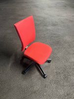 Chaise de bureau rouge