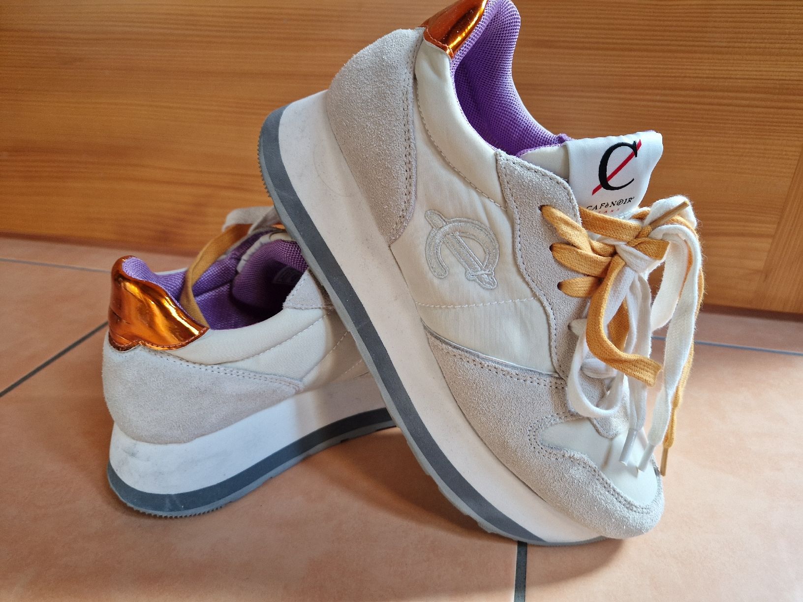 Scarpe da donna: Cafènoir Sneaker beige 38 – Usato da Lichtensteig venduto da Cocabana_16 1