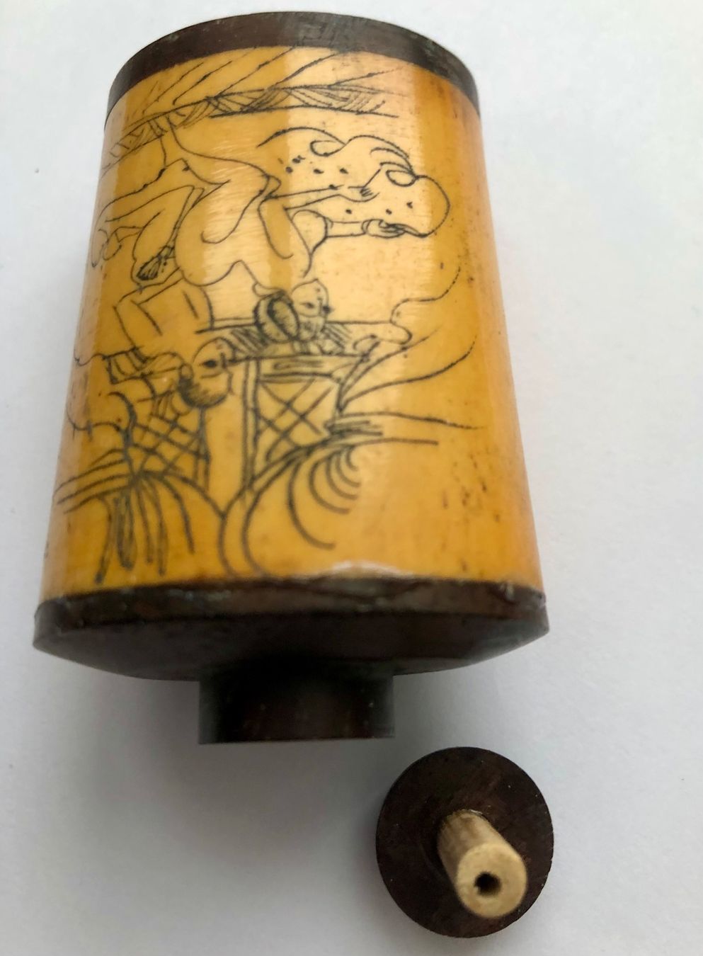 Flaconi: China Snuffbottle mit erotischer Darstellung – Usato da Basel venduto da chinarh891 2