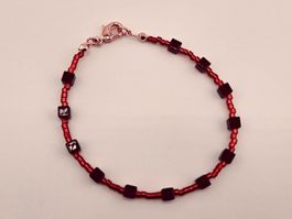 Damenarmband Glas-Würfel und Glasperlen in Bordeaux/Rot