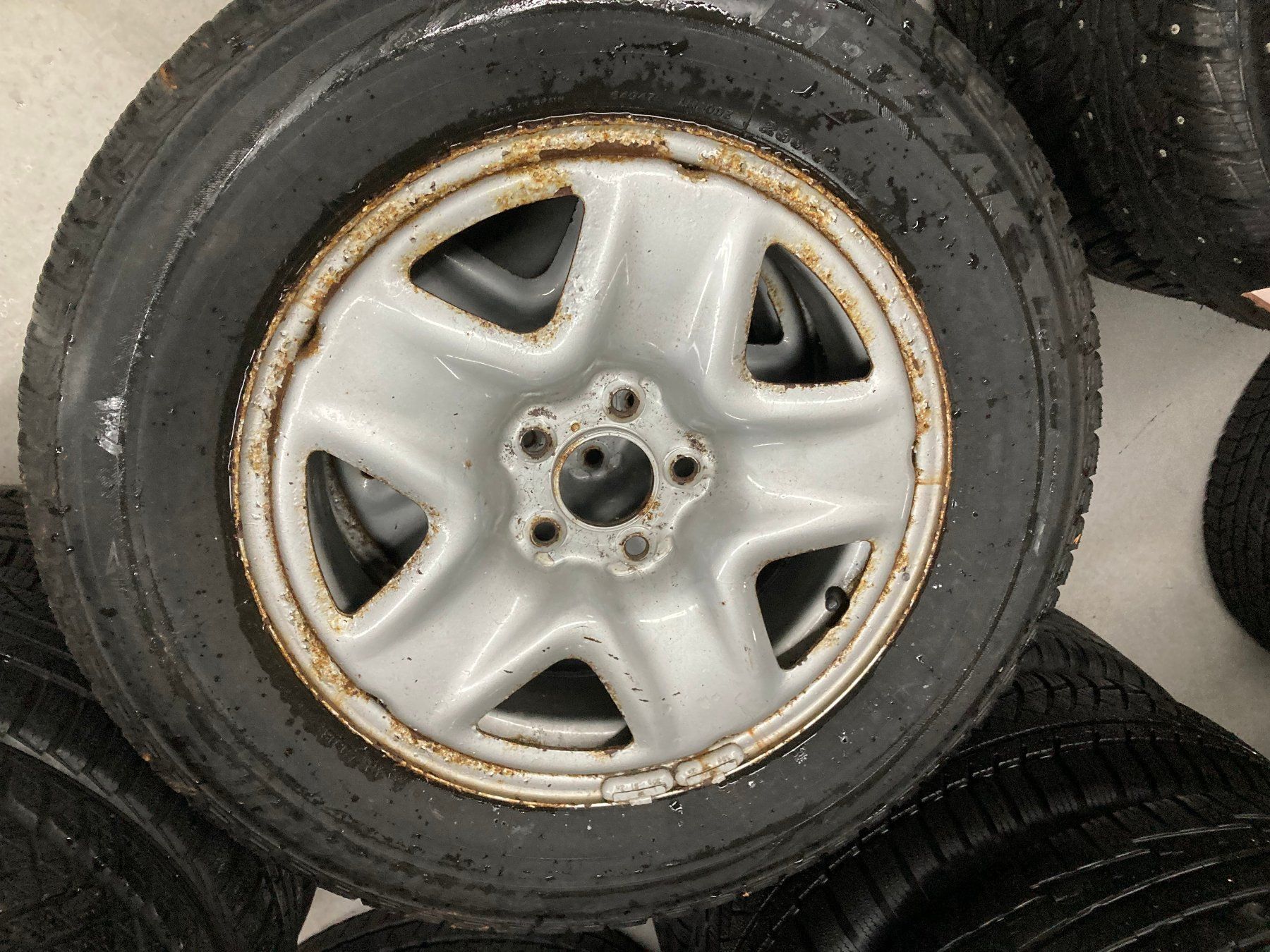 Mazda Pneumatici & Ruote complete: Mazda CX5 Winterräder 235/65R17 – Usato da Cham venduto da WB2223 2