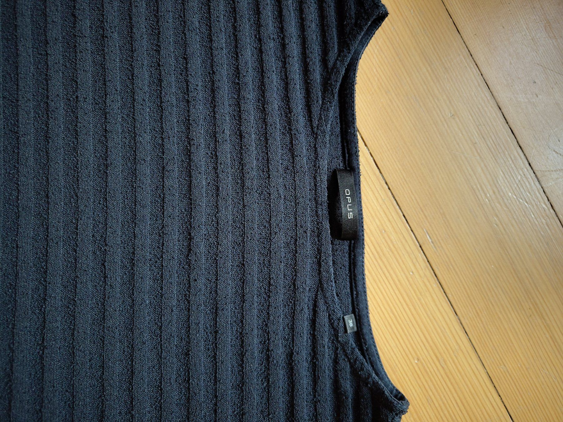 Opus Maglioni & Felpe: Pullover von Opus dunkelblau Grösse 38 – Usato da Basel venduto da ste_g9bv 1