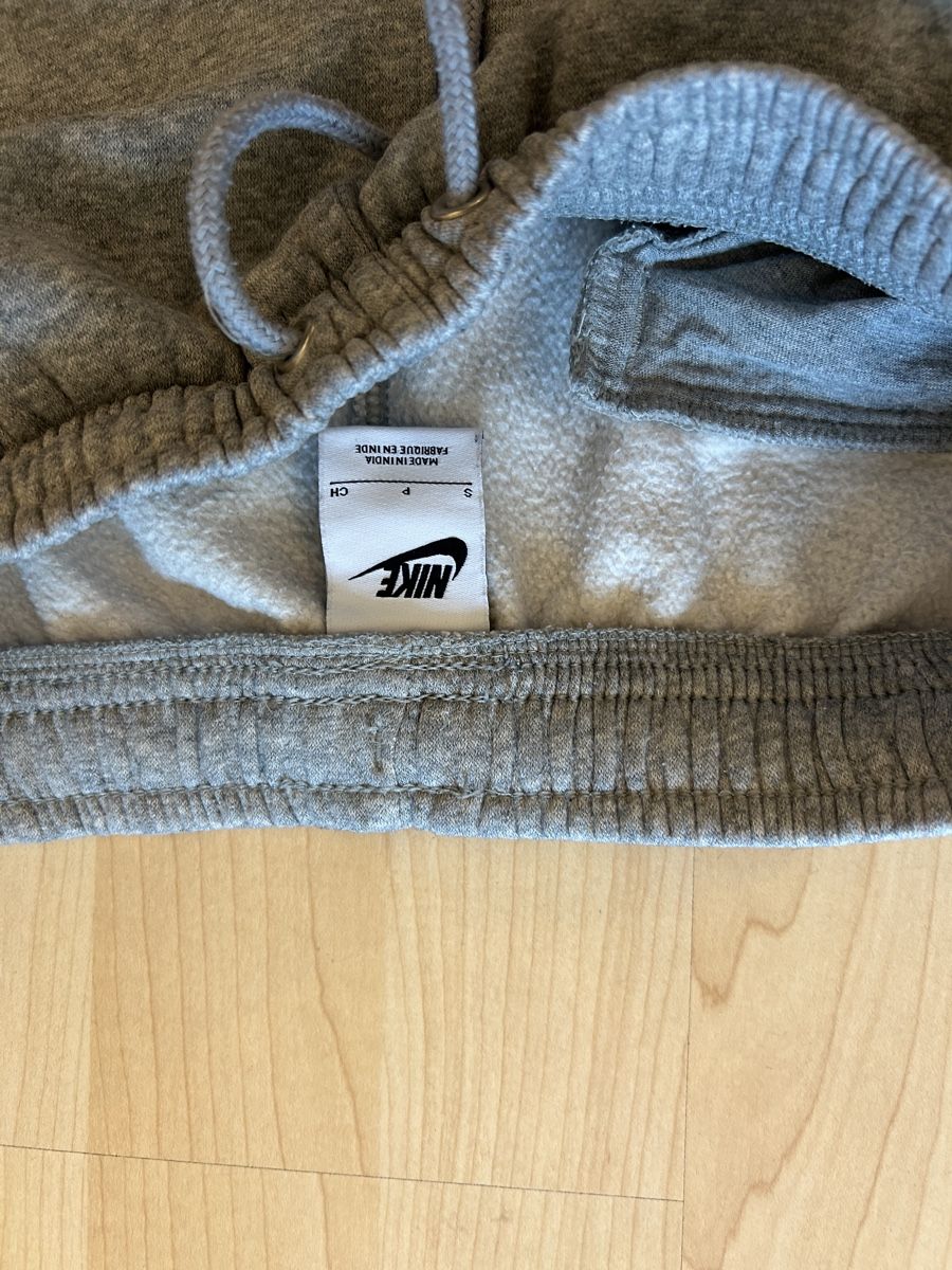 Nike Hosen: NIKE Trainerhose Grösse S – Neu (gemäss Beschreibung) aus Gattikon von luc_69m6 2