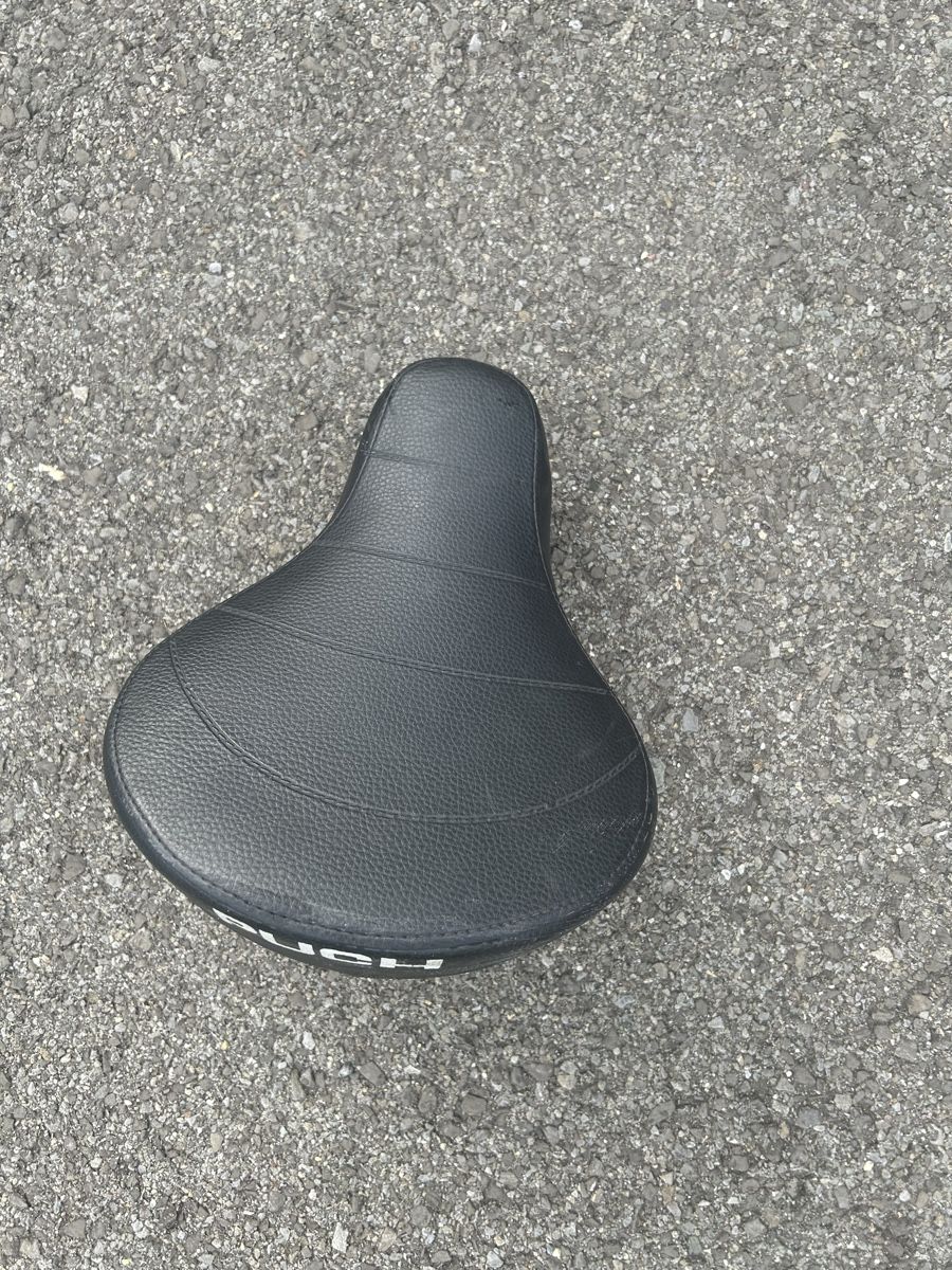 Pièces pour mobylette: Puch Sattel – D'occasion à Bennau par Steinboden 1