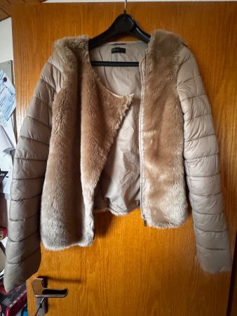 Benetton Damenjacke / Steppjacke mit Kunstfell (Beige/Taupe)