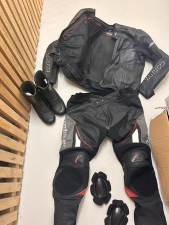 Vanucci Leather Motorcycle Set