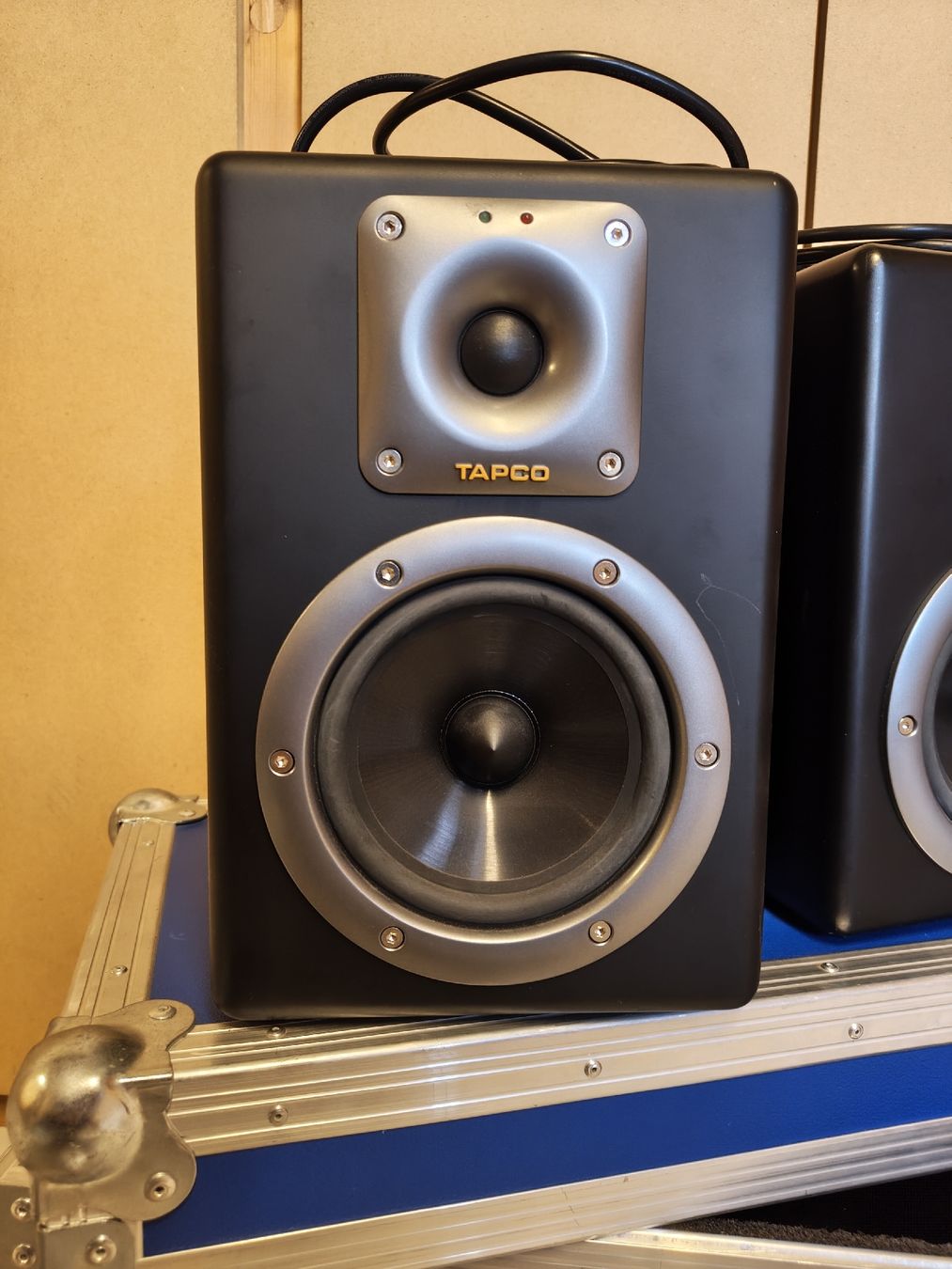 Mackie Casse acustiche: Paire enceintes, Tapco by Mackie, model S5. + flightcase. – Usato da Grandevent venduto da Skineur 1