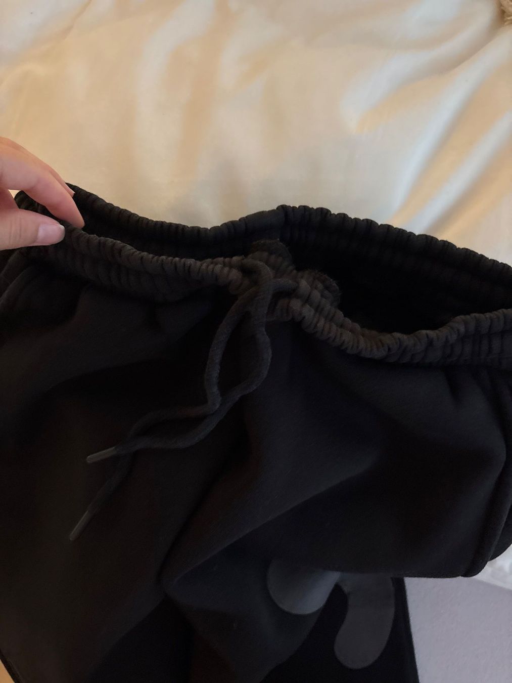 Pantaloni: Schwarze Felicious Trainerhose – Usato da Rheinfelden venduto da deborahbtl 3