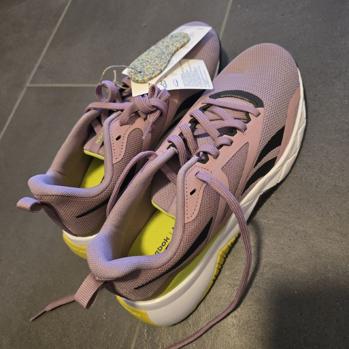 Reebok Scarpe da donna: Reebok  – Nuovo e nell'imballaggio originale da Zürich venduto da lar_d9pc
