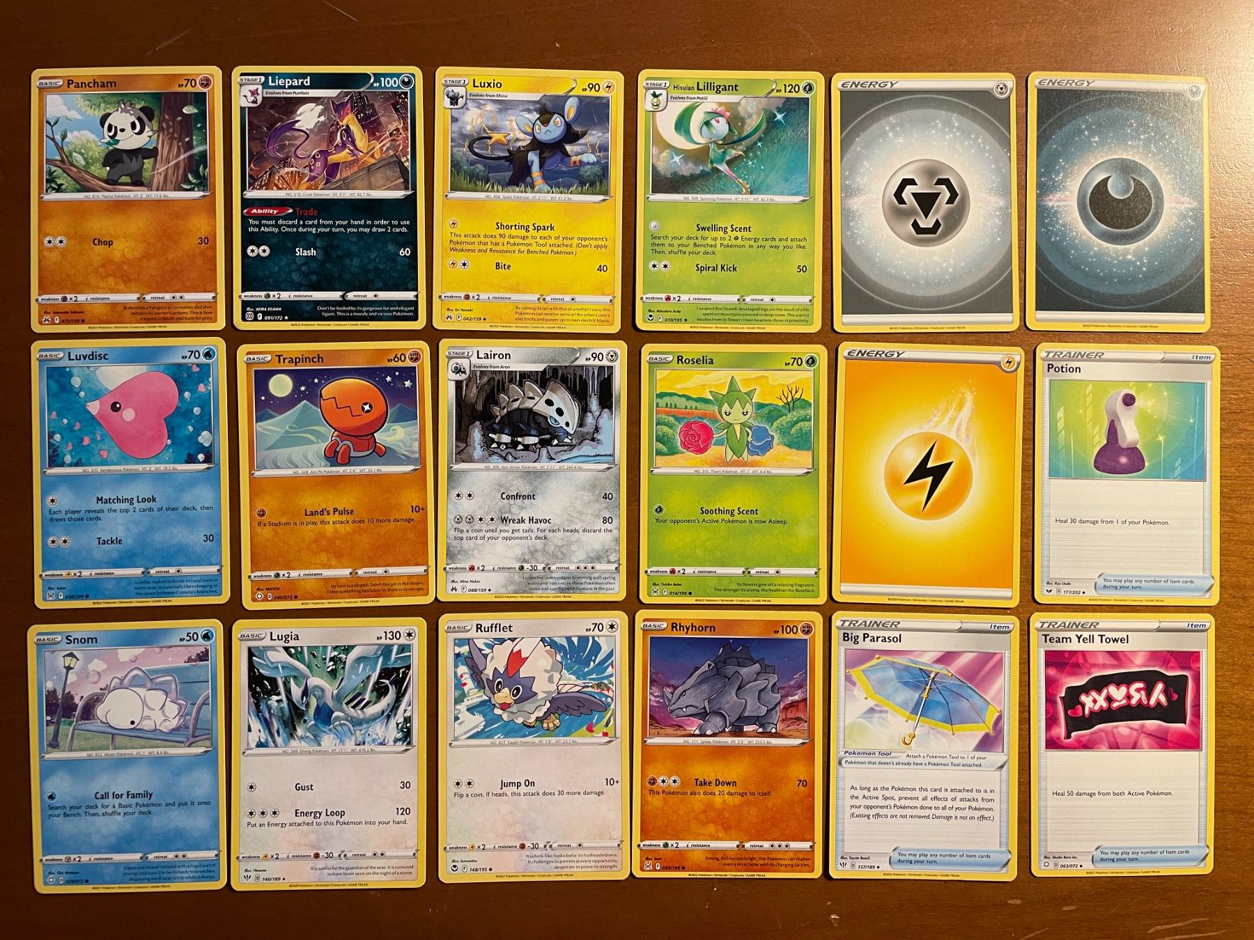 Pokémon Carte collezionabili: Pokemon Karten Set (Versand gratis) – Nuovo (secondo la descrizione) da Chur venduto da Angerson
