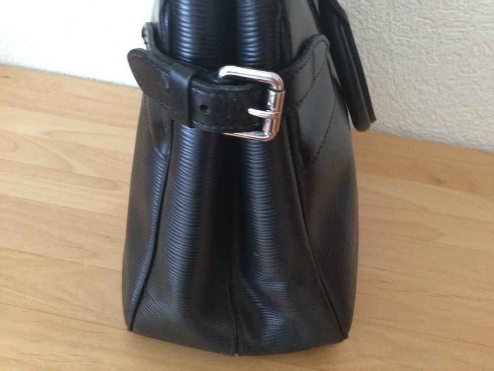 Sacs Louis Vuitton Passy Noir d'occasion