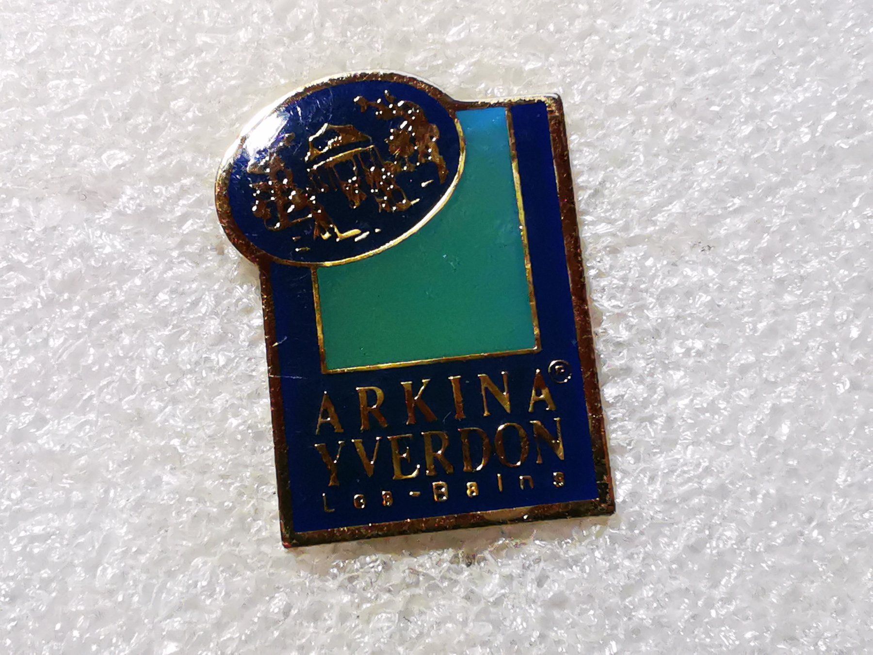 Placchette & Badge: Ansteckpin 80: Arkina Yverdon – Usato da Oppligen venduto da Pin-Fall-Shop