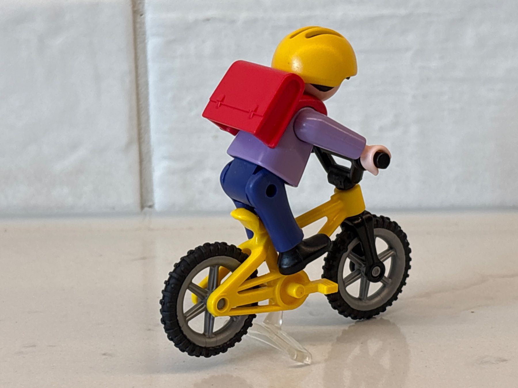 Playmobil Spielzeuge: Playmobil petit cycliste – Gebraucht aus Gollion von Hampton 1