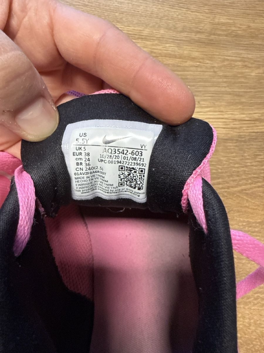 Nike Scarpe da donna: Sneaker Turnschuh Nike Gr. 38 – Usato da Rohr b. Olten venduto da -FaLu- 3