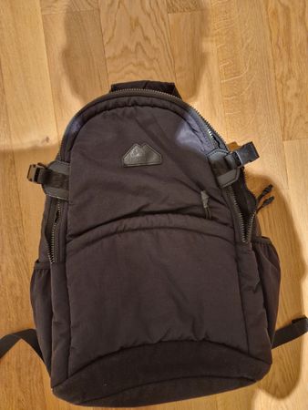 Herrenrucksack Superdry – sehr guter Zustand, Reißverschluss