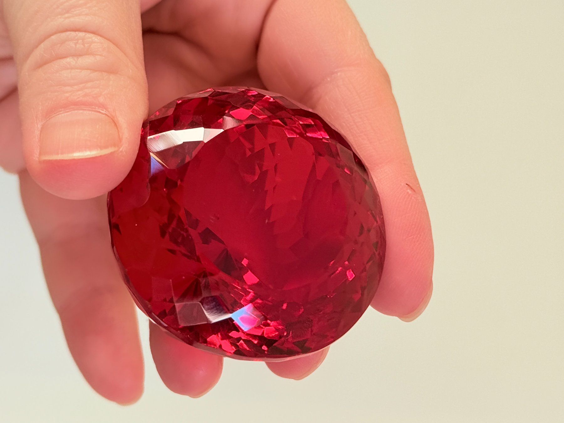 Edelsteine: Certified 432.05 Ct Round Cut Loose Gemstone – Neu und originalverpackt aus Genève von AWWA 5