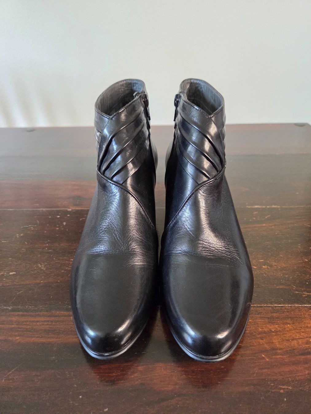 Scarpe da donna: Everybody Leder-Stiefeletten Schwarz Gr. 41 – Usato da Bern venduto da -Aniko- 2