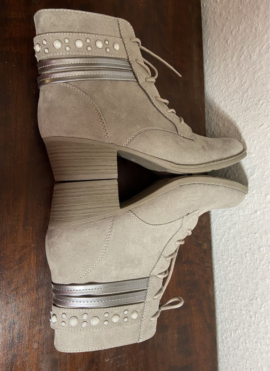 Graceland Scarpe da donna: Stiefeletten Boots mit Perlennieten Gr. 38 hellgrau – Usato da Fislisbach venduto da KolibriSecondhand 3