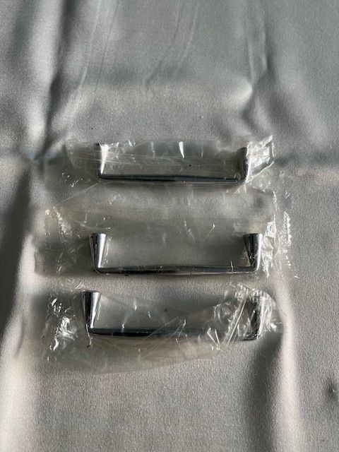 Ferramenta: Möbelgriffe Edelstahl neu 10.5 cm 3 Stück – Nuovo e nell'imballaggio originale da Neuenhof venduto da Sandy2006
