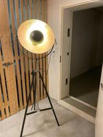 Moderne Stehlampe