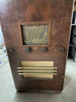 Ancienne radio tourne disque 