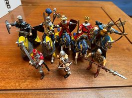 Lot de figurines cavaliers et chevaux