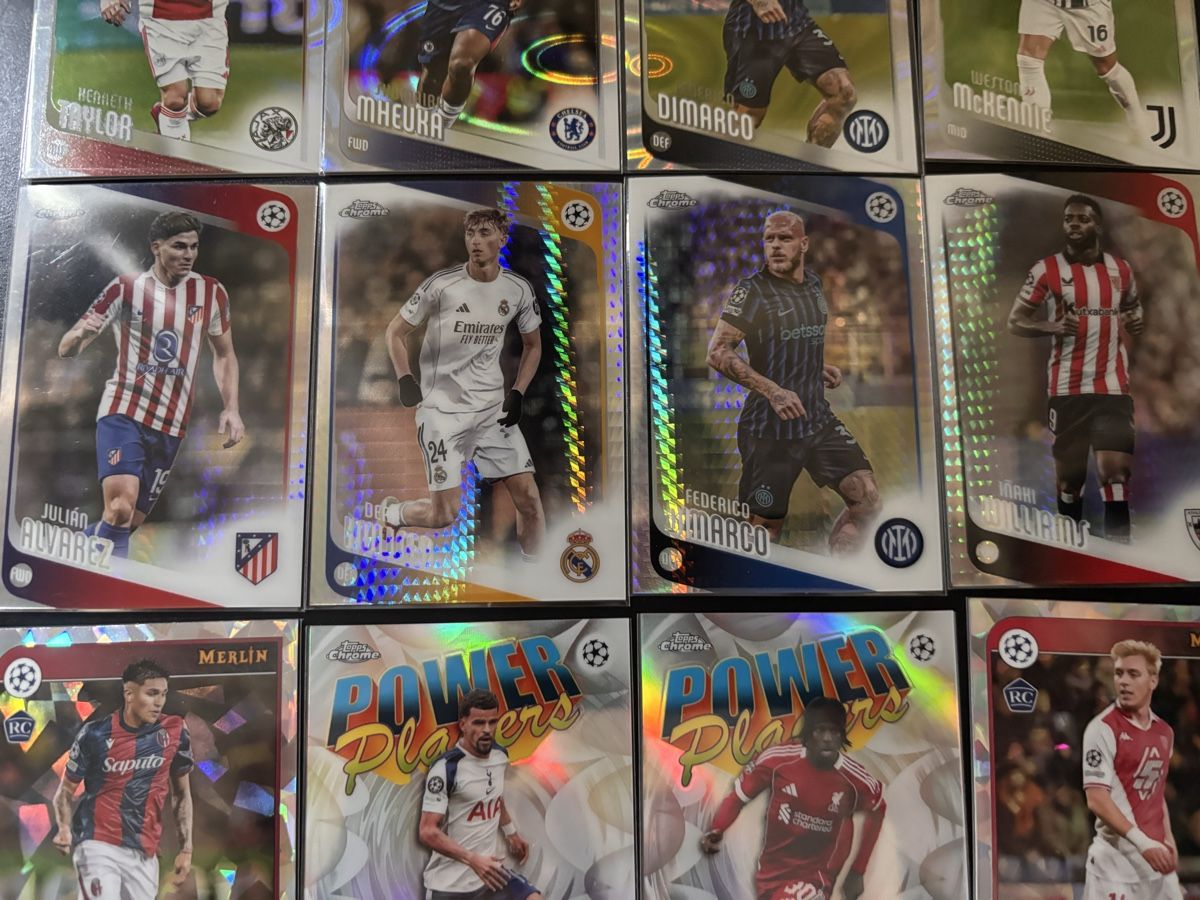 Topps Carte collezionabili: Football Trading Cards Set Collection Good Condition – Nuovo (secondo la descrizione) da Ascona venduto da ElfieLove 2