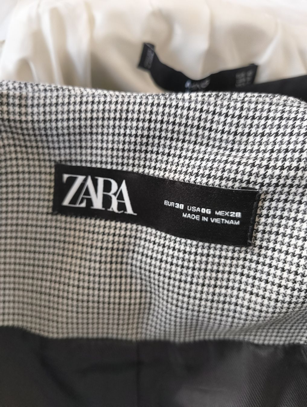 Zara Completi & Tailleur: 2 Zara BlazerGr. 38 Schwarz und Grau – Usato da Uitikon Waldegg venduto da PJLS1 6