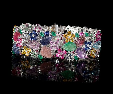 Armband 18 kt WG, 55.80ct. gemischte Edelsteine & Diamanten