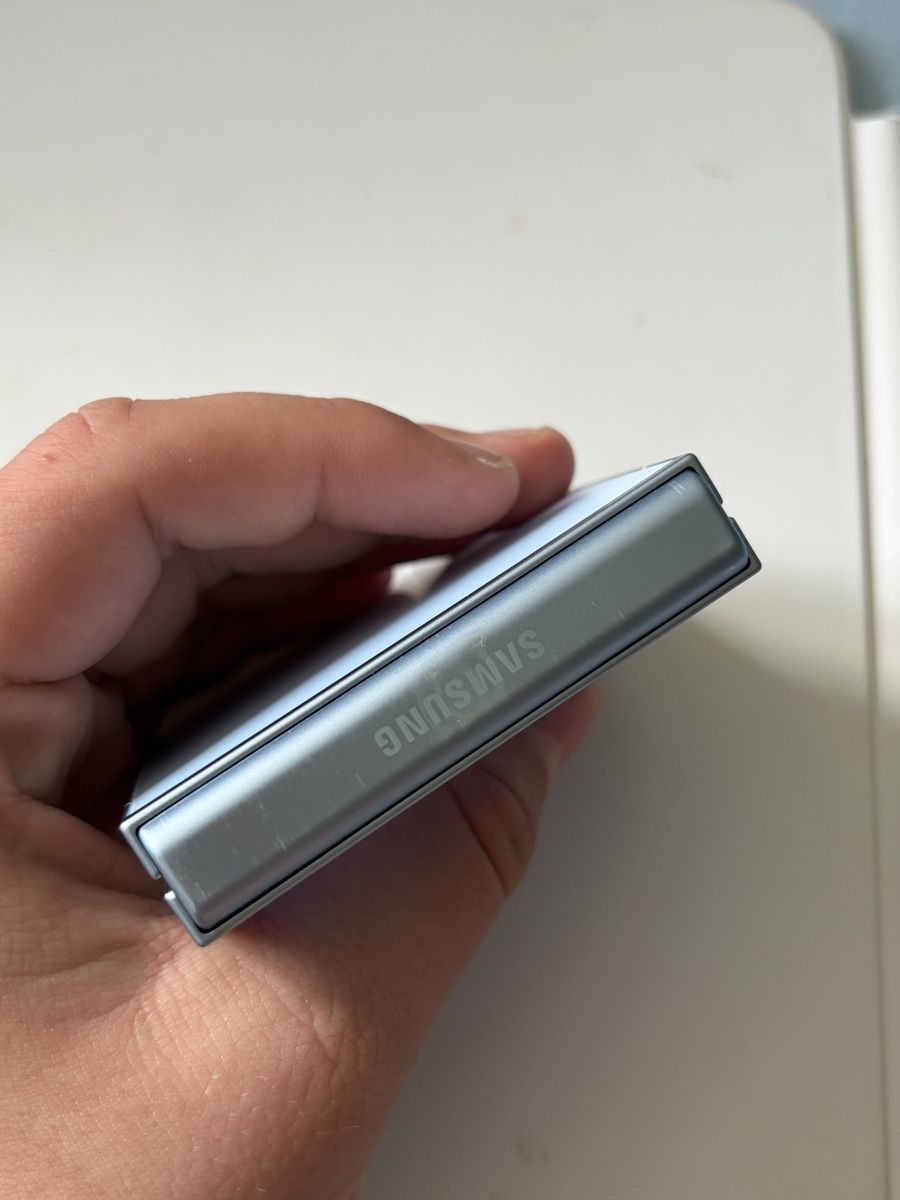 Samsung Handys / Smartphones: Samsung Galaxy z Flip 6 – Gebraucht aus Signau von leo_b2fx 2