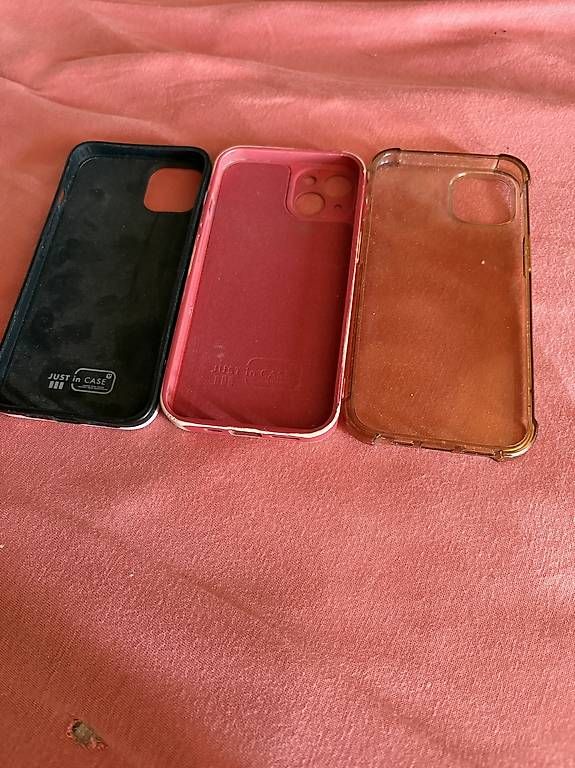 Cover & Protezioni schermo: LOT DE 3 COQUES IPHONE – Usato da Bôle venduto da jes_987t 1