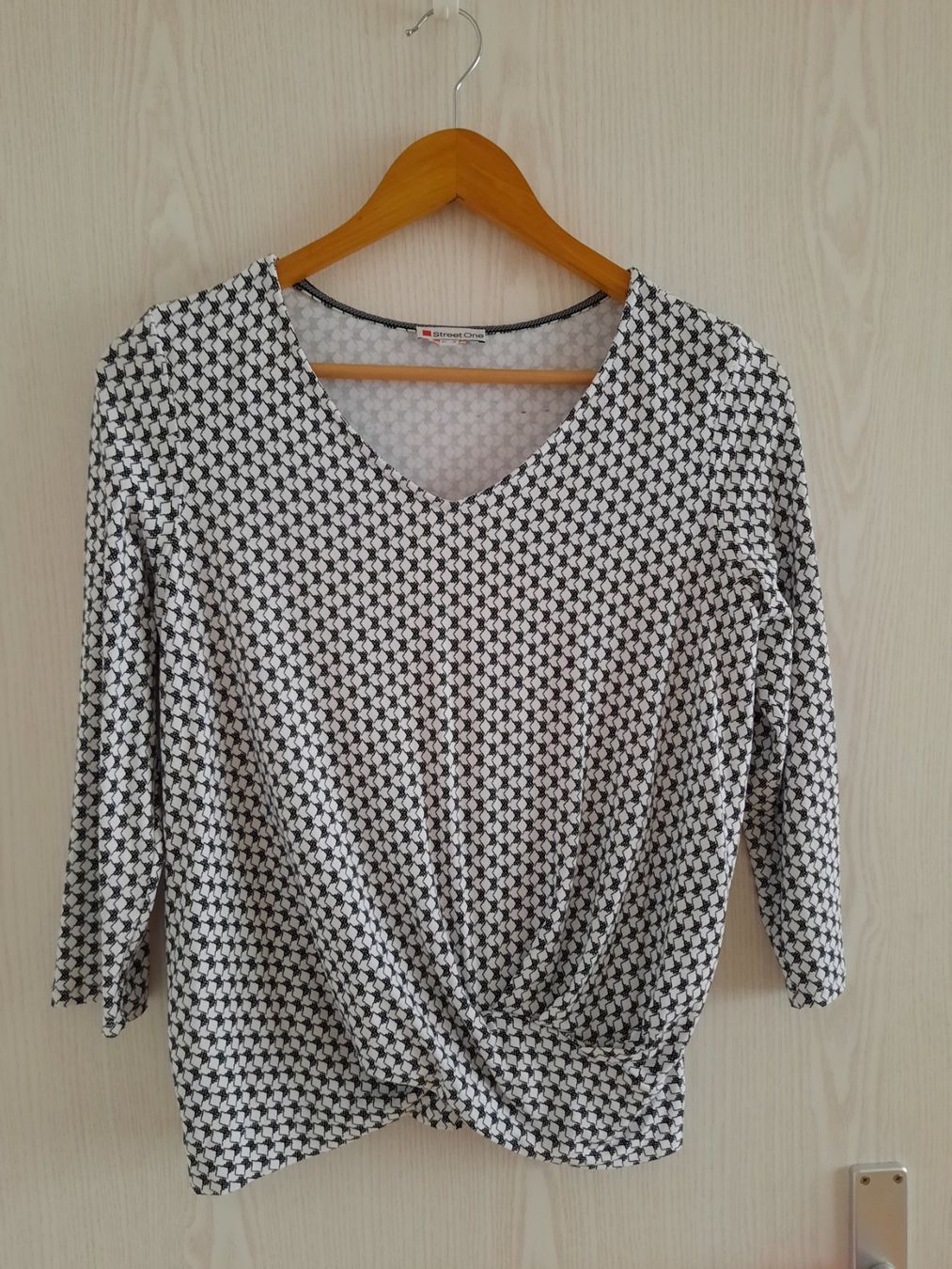 T-shirt: Sweat-Shirt Street one Gr.34 – Usato da Kaisten venduto da mesca11 1
