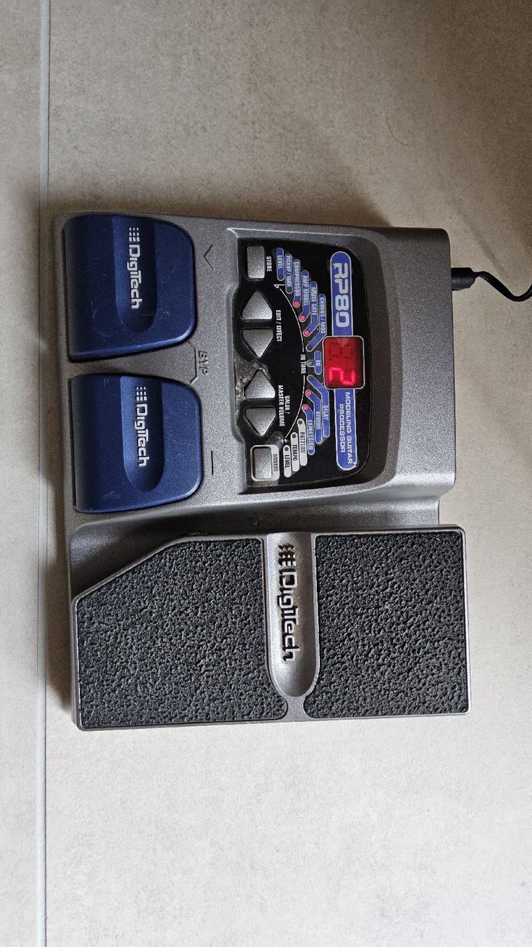 Cort Strumenti musicali: E-Gitarren Set: Cort X1, Ibanez Amp & DigiTech Effektgerät – Usato da Boll venduto da YD3067 3