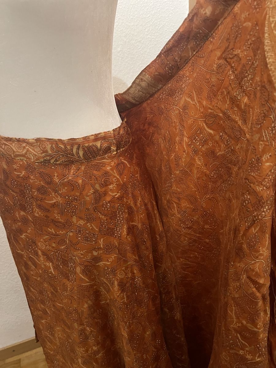 Gonne: Damen %100 Silk Rock  – Nuovo e nell'imballaggio originale da Basel venduto da SimpleE 2