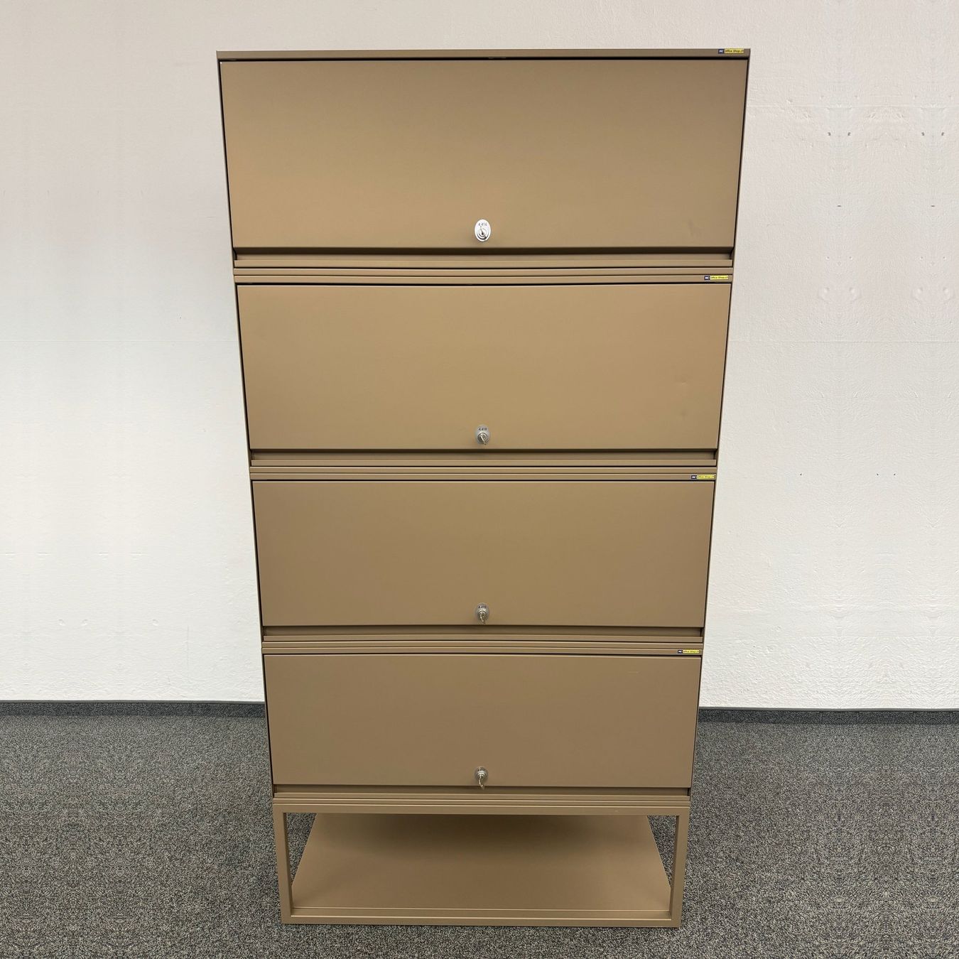 Lista Armoires: Lista Office LO Locker mit 4 Fächern mit Schlüssel – D'occasion à Schönenwerd par mcofficeshop
