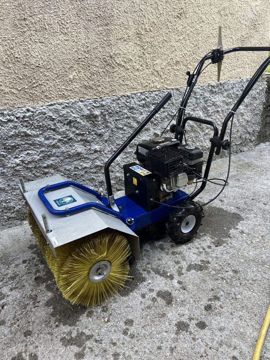 Lux Tutti gli attrezzi: Spazzatrice a motore LUX – Usato da Muralto venduto da Giechk98