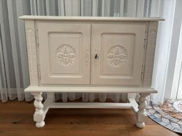 Weisses Sideboard Vintage
