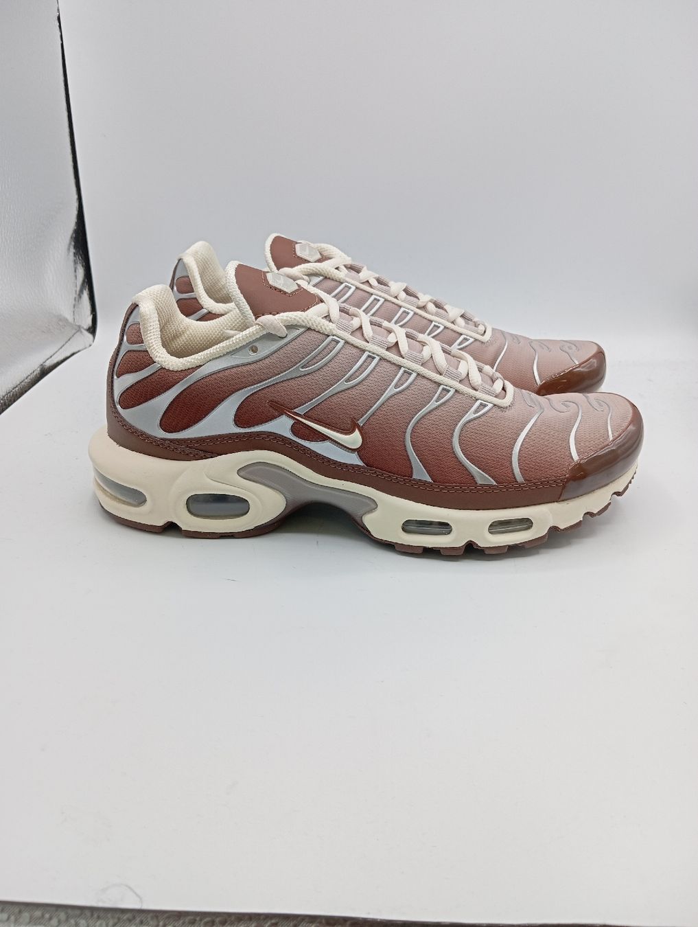 Nike Damenschuhe: Nike Air Max Plus (EU38.5) – Neu und originalverpackt aus Schaffhausen von outlez