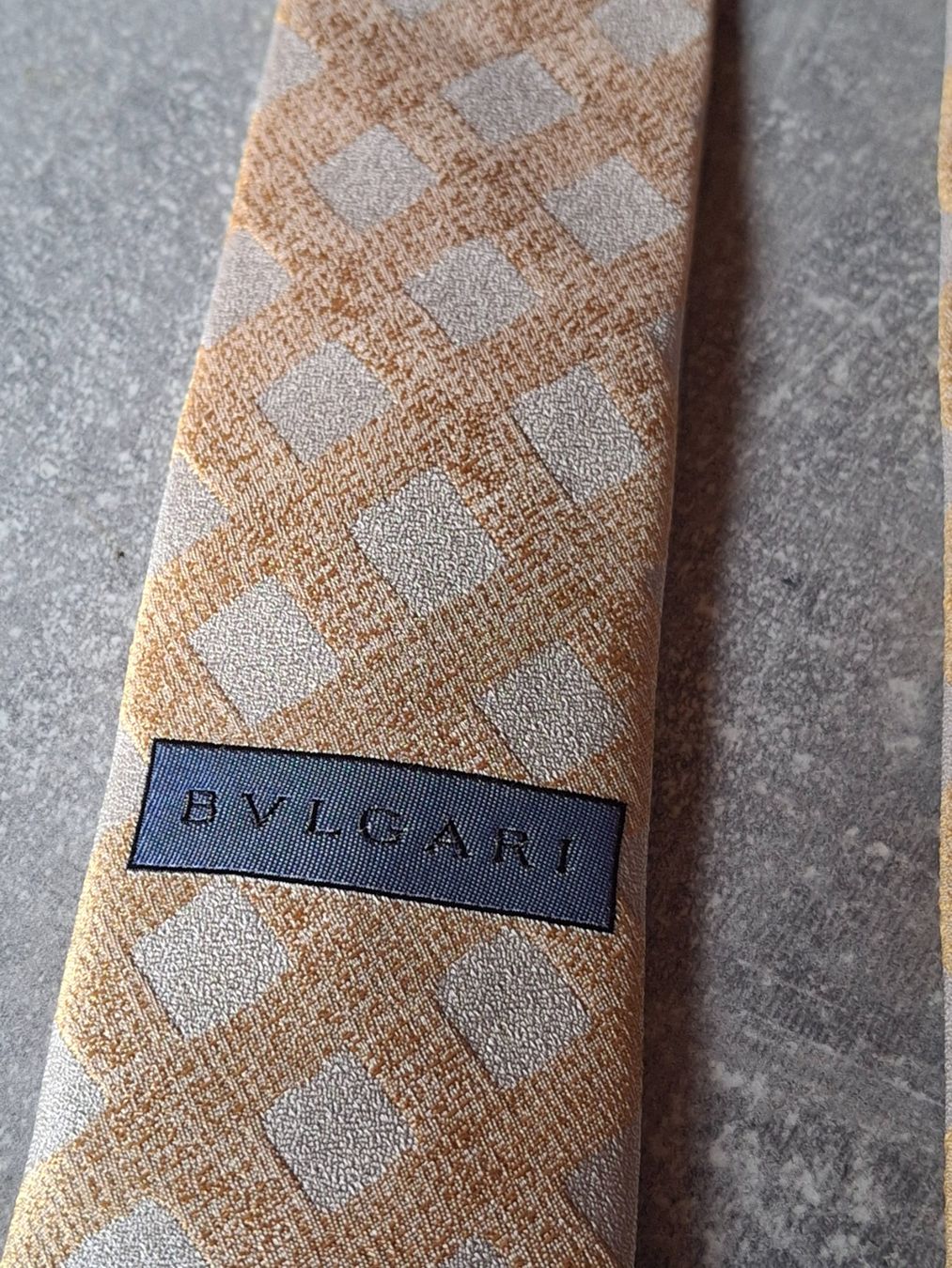 Bulgari Cravatte: Cravate 100% soie marque Bulgari – Usato da Villiers venduto da san_jn5w 1