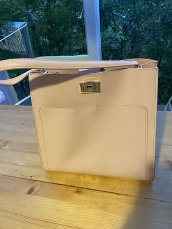 Handtasche rosa Kunstleder mit Reissverschluss guter Zustand