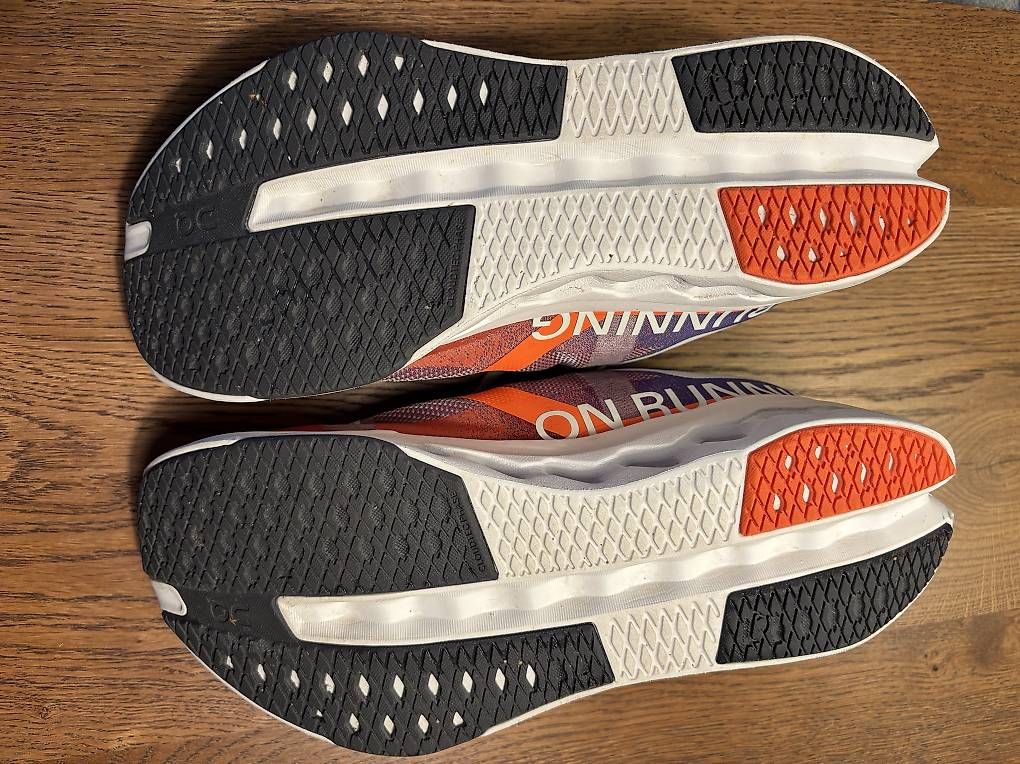 On Chaussures hommes: ON Cloudsurfer Next. Grösse 42 – D'occasion à Luzern par sim_b9d2 4