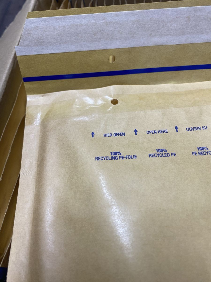 Buste & buste per spedizione: Briefe gepolstert NEU 35x25cm – Nuovo (secondo la descrizione) da Seewen SZ venduto da shaky01 1