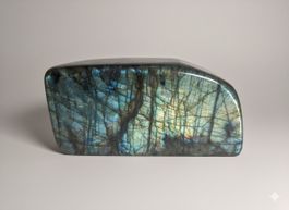 Labradorite iridescente 19 x 9,5 x 6,5 cm - 2,45 kg