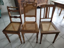 3 antike Stühle