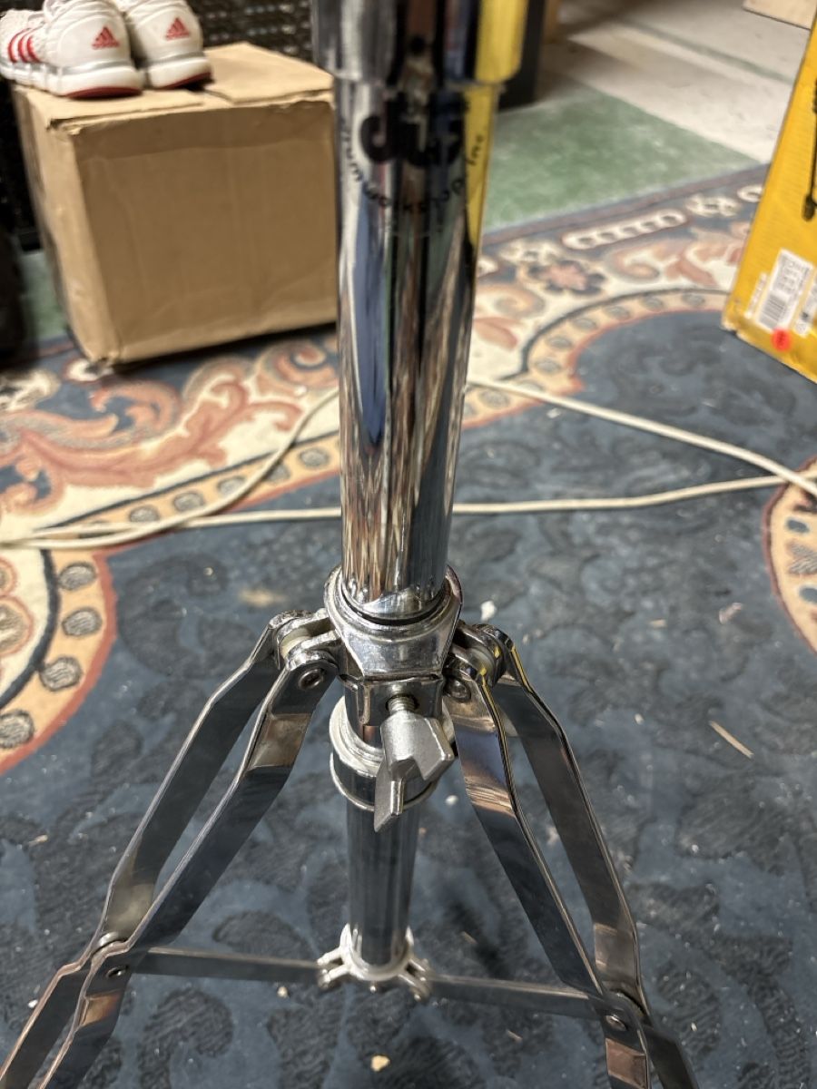 DW Instruments de musique: DW Tom stand – D'occasion à Courrendlin par clansman1988 1