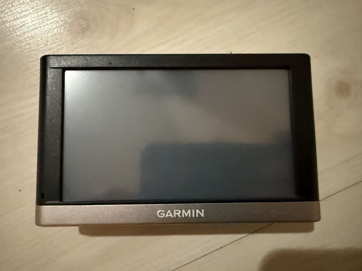 Garmin Navigationsgeräte: Garmin Navi mit Halterung und Ladekabel – Gebraucht aus Neerach von NMRei 2