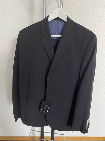 Costume neuf jamais porté taille 48