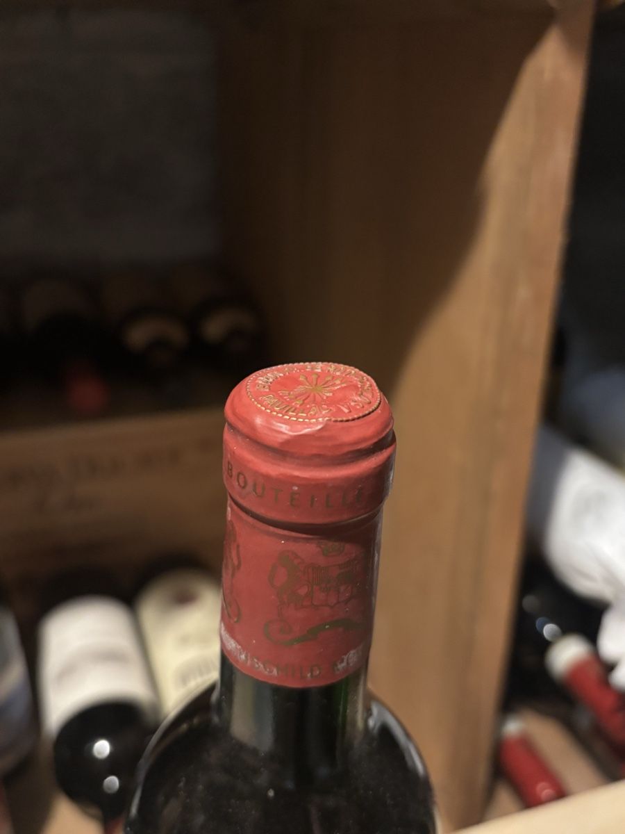 Mouton Rothschild Wein: Château Mouton Rothschild 1985 – Gebraucht aus Montreux von Nelson1040 3